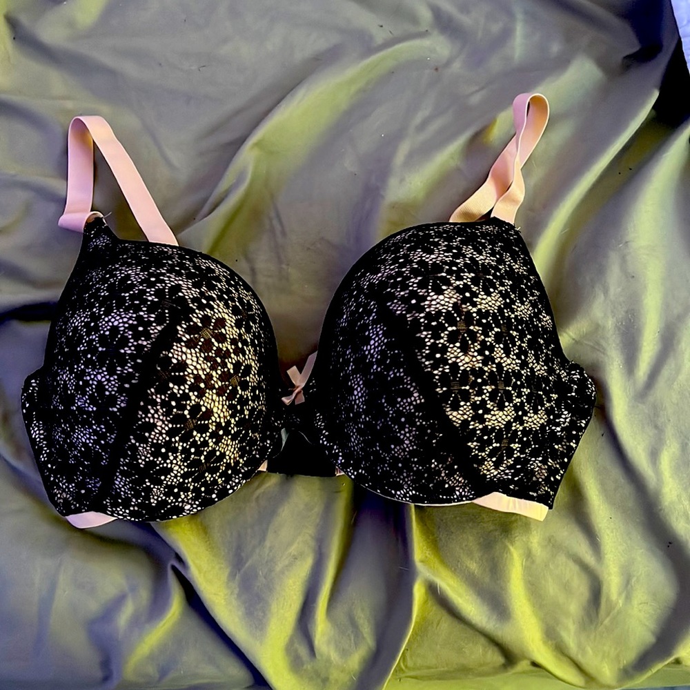 Great condition never worn just wrong size.